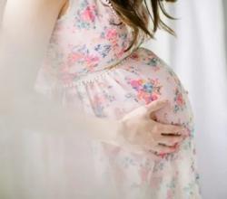 علاجات آمنة ومثبتة لعلامات التمدد أثناء الحمل